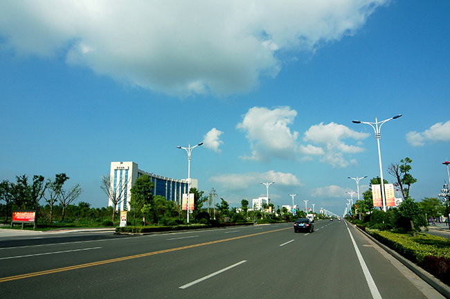 2014年承建鄭東新區龍湖中環路等道路工程第五標段